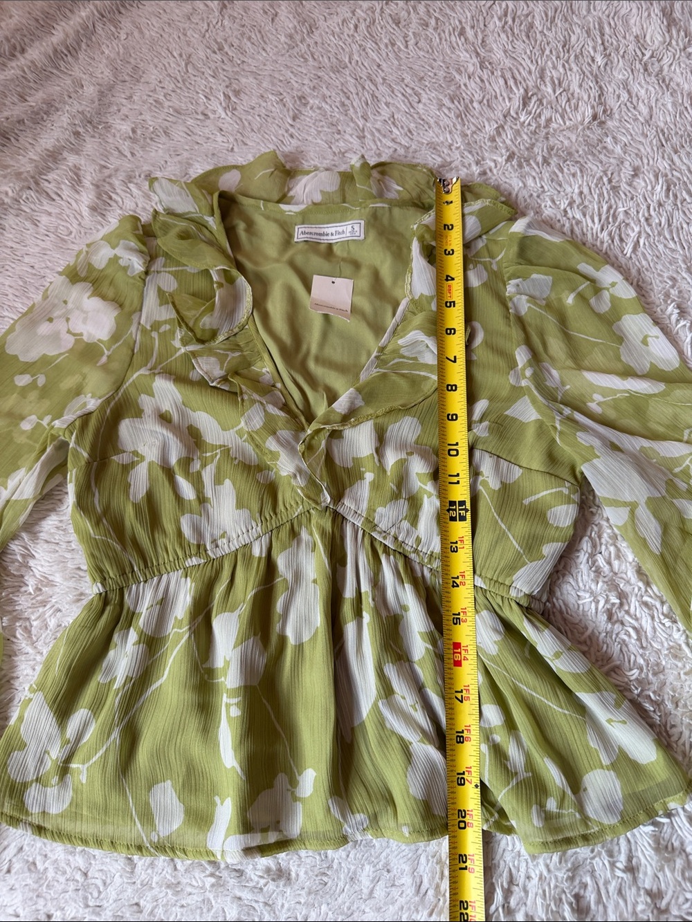 NWT Abercrombie & Fitch green floral blouse long sleeves and ruffle  size S - Picture 3 of 6